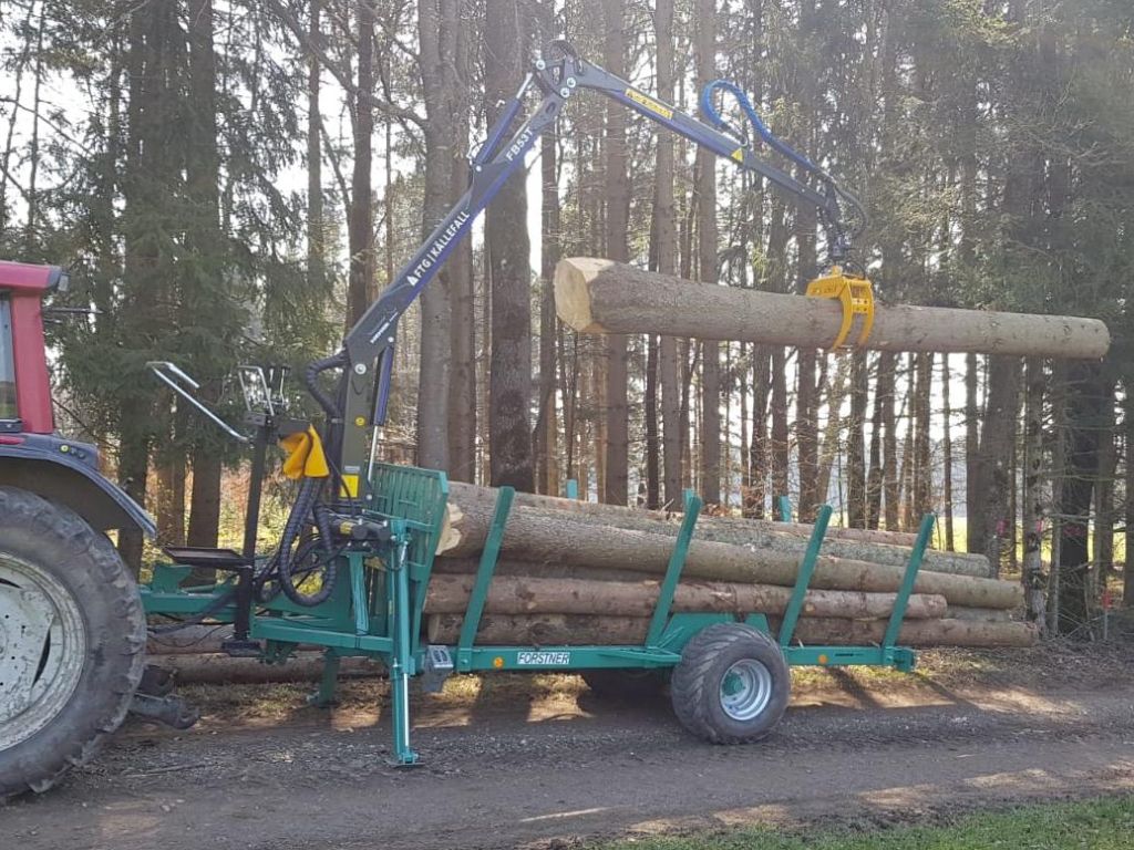 Forstner F6 mit Källefall FB53T Forstkran (Forstanhänger mit Auflaufbremse) Forstner F6 FB53T 2