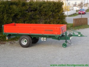 300x225 images produkte Lochmann Dreiseitenkipper Lochmann Dreiseitenkipper 3